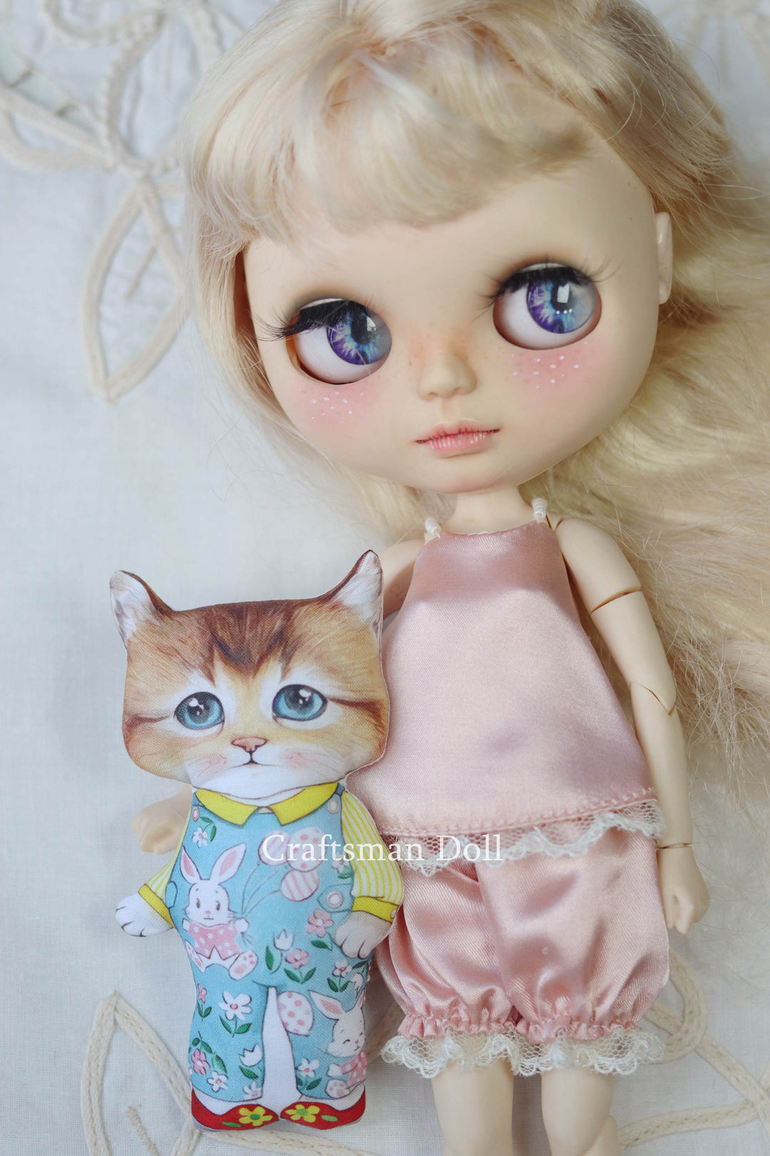 Blythe Pillow/B142/
