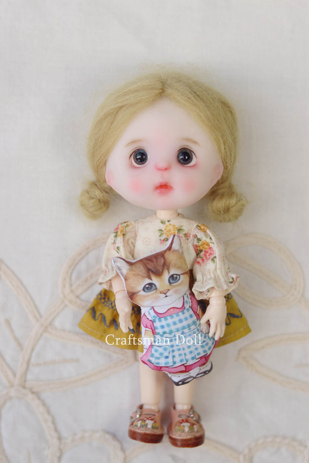 Blythe Pillow/B142/