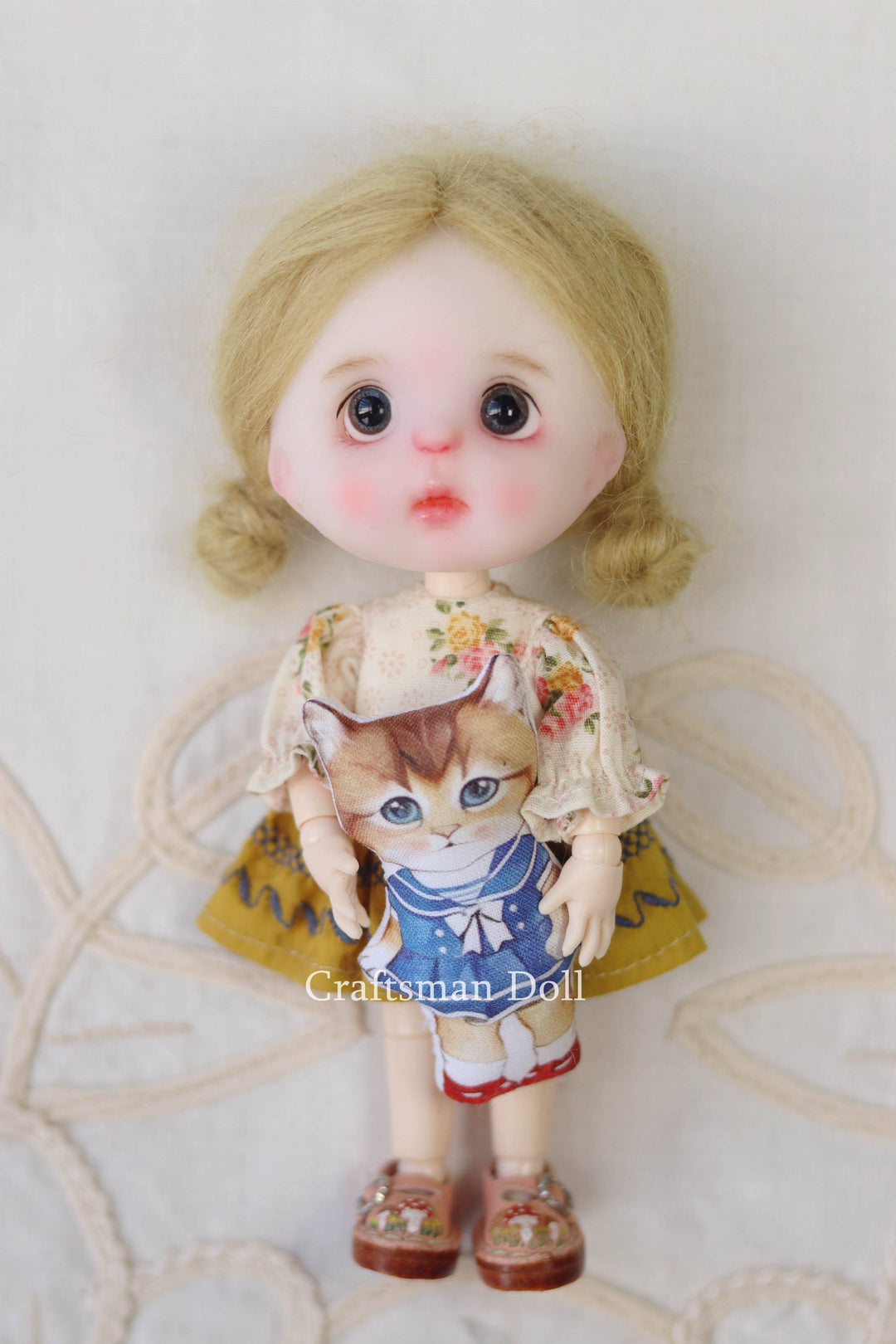Blythe Pillow/B142/