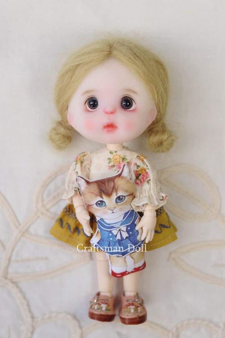 Blythe Pillow/B142/