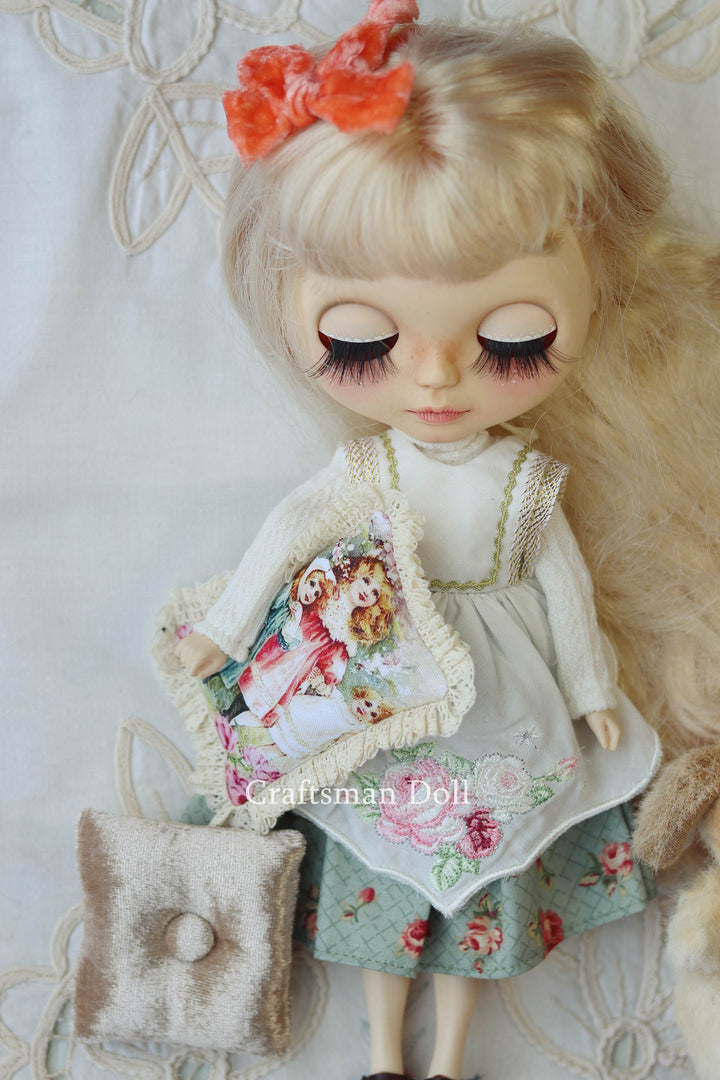 Blythe Pillow/B206/